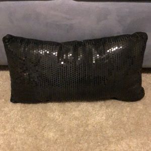 Decorative pillow
